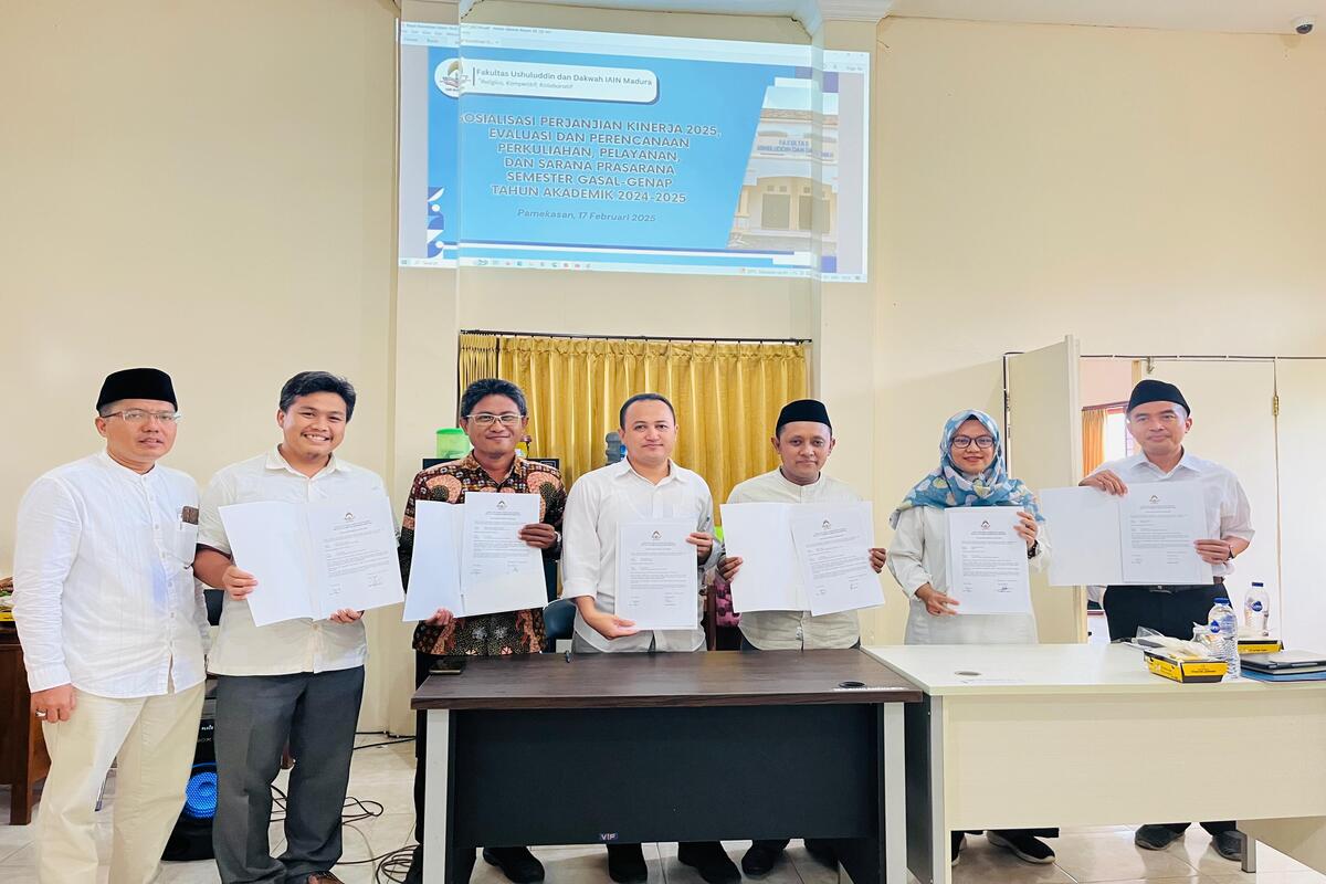 Kaprodi IQT Tanda Tangani Perjanjian Kinerja 2025 Sebagai Komitmen Bersama Mencapai Target Kinerja Fakultas dan Institusi