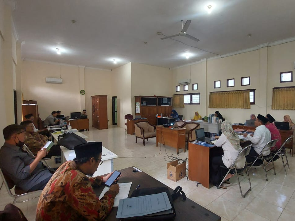 AWALI PERKULIAHAN SEMESTER GENAP 2020-2021, DOSEN PRODI ILMU AL-QUR'AN DAN TAFSIR MENGIKUTI RAPAT DOSEN EVALUASI DAN KOORDINASI FAKULTAS